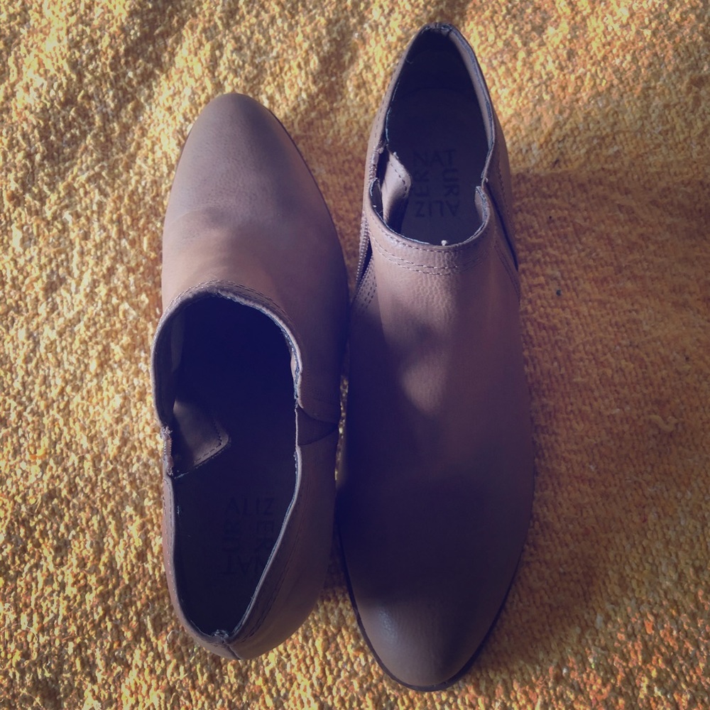 In perfect condition- never worn